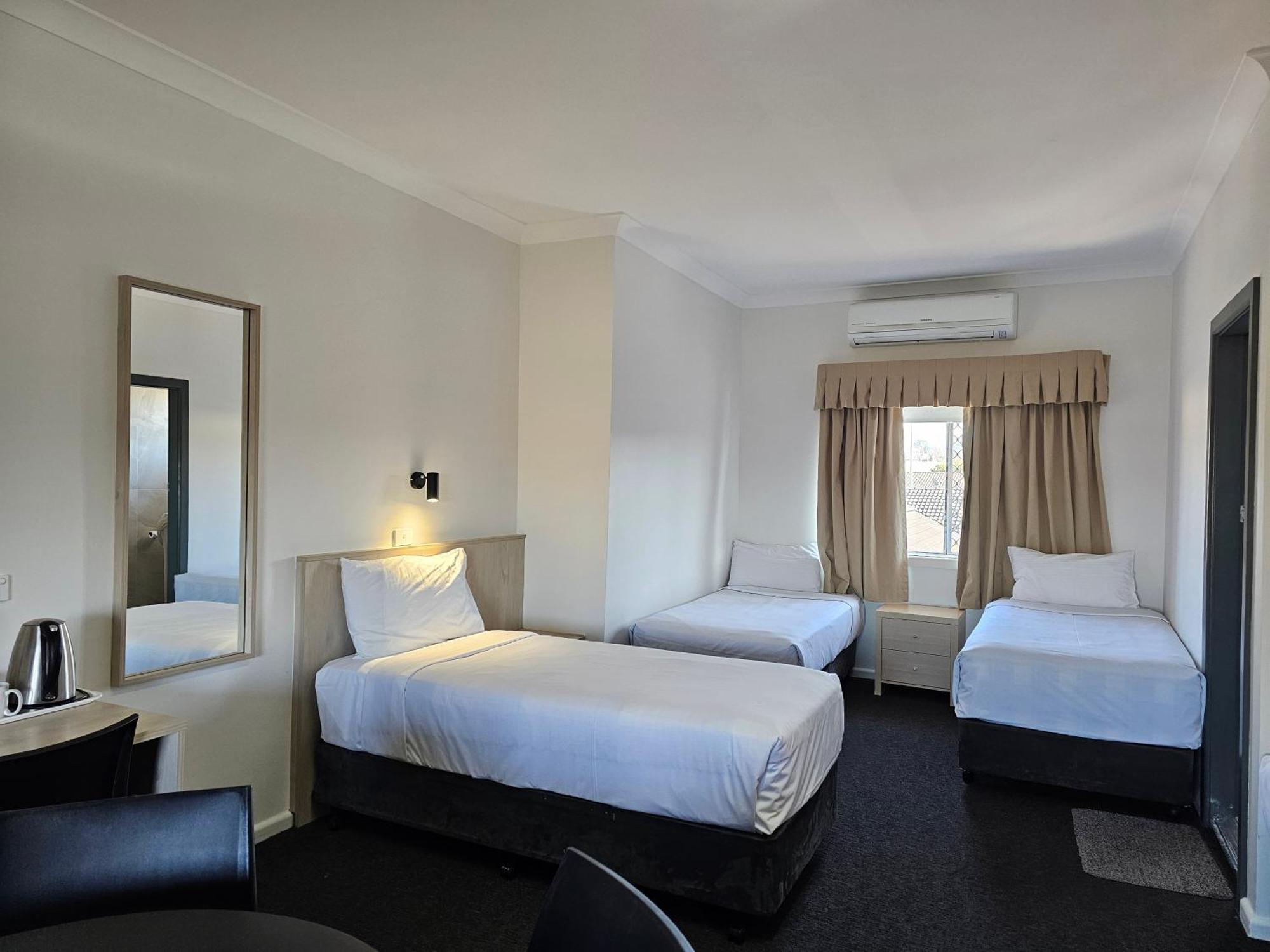 Country Lodge Motor Inn Bathurst Dış mekan fotoğraf