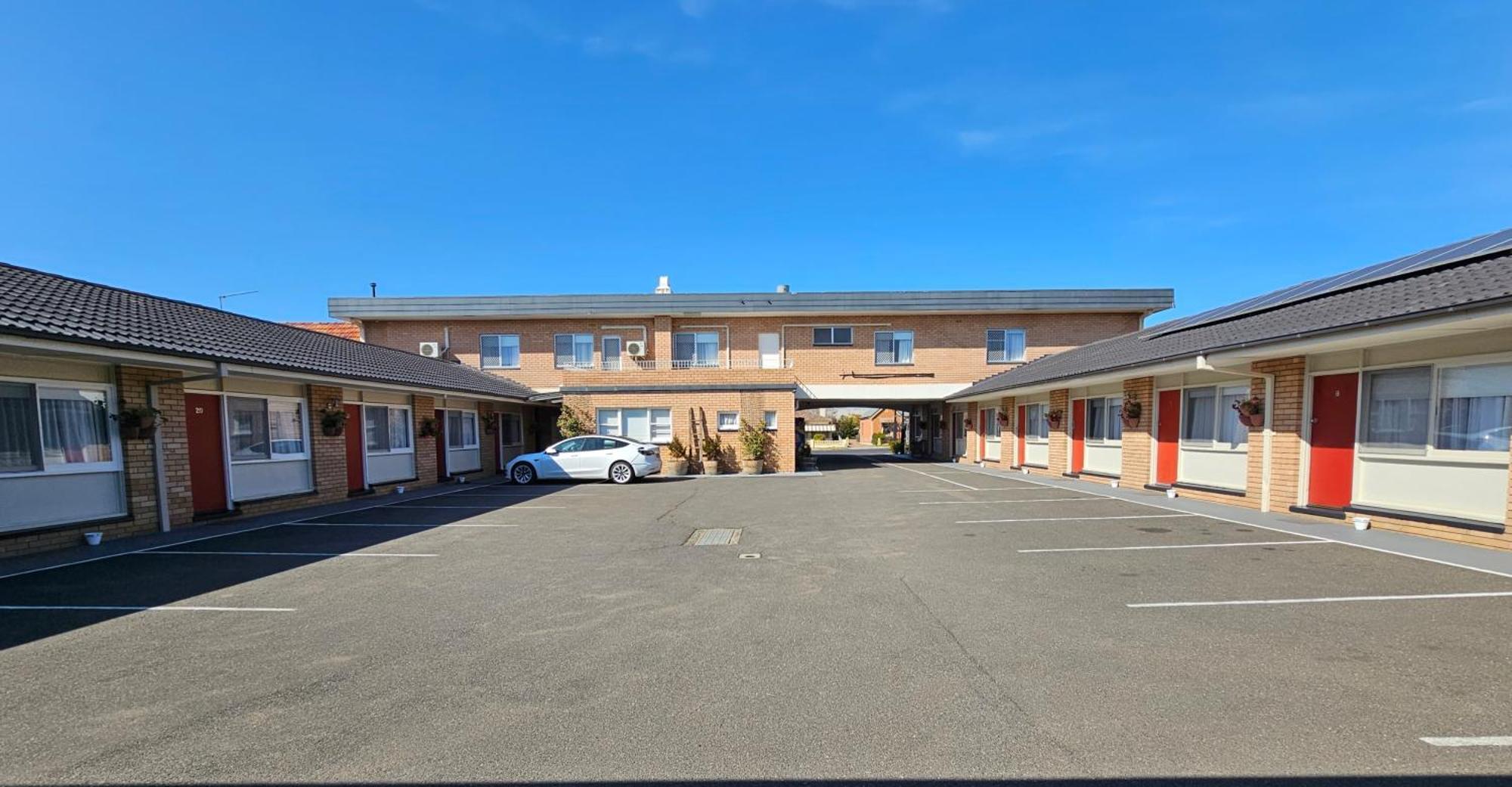 Country Lodge Motor Inn Bathurst Dış mekan fotoğraf