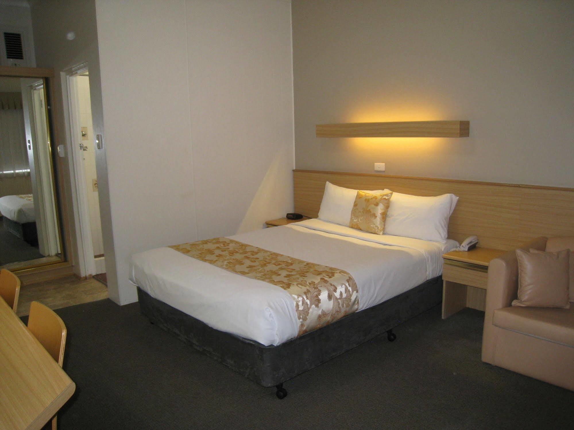 Country Lodge Motor Inn Bathurst Dış mekan fotoğraf